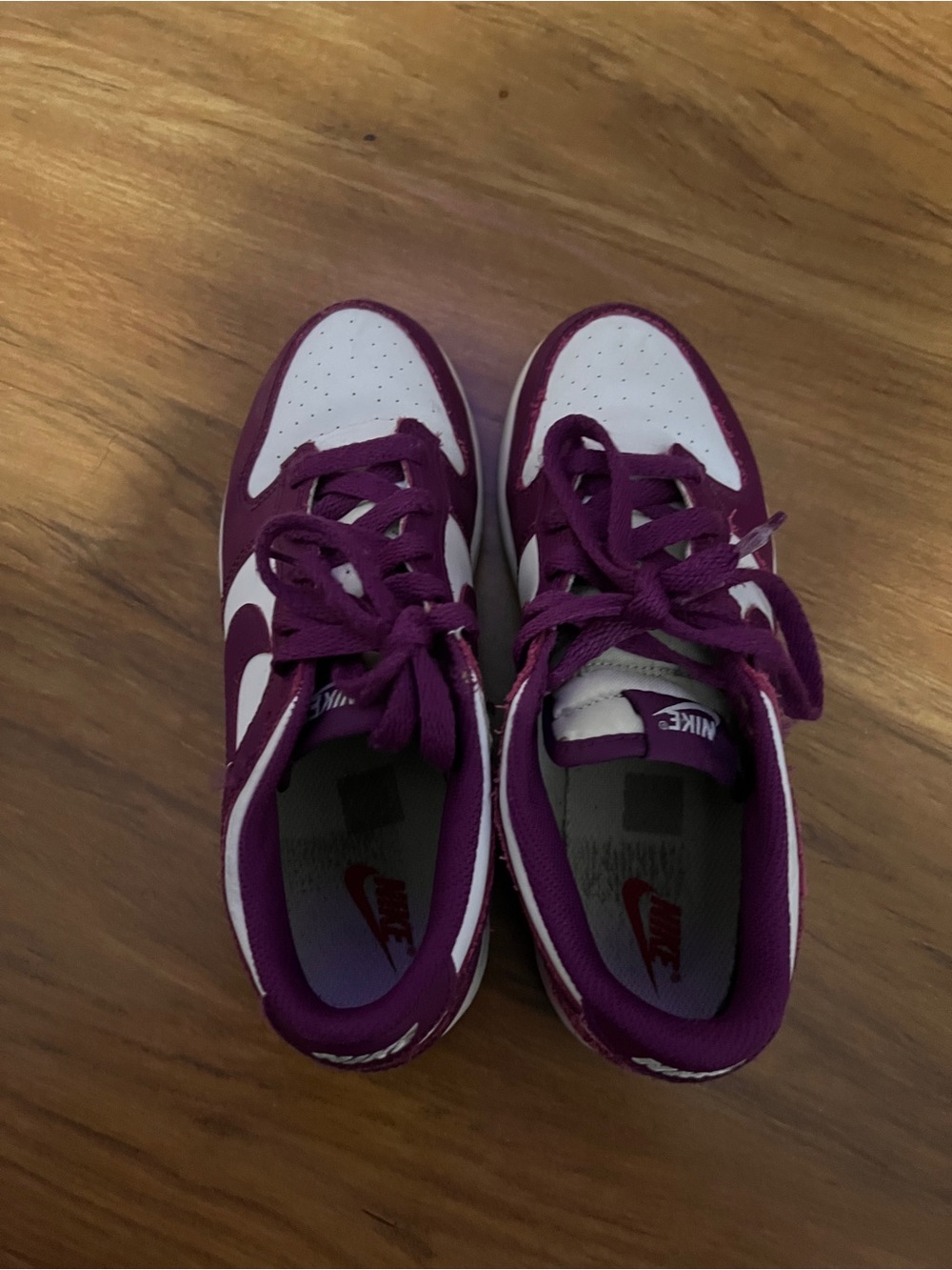 Nike Kids Low-Top Sneakers in Purple and White